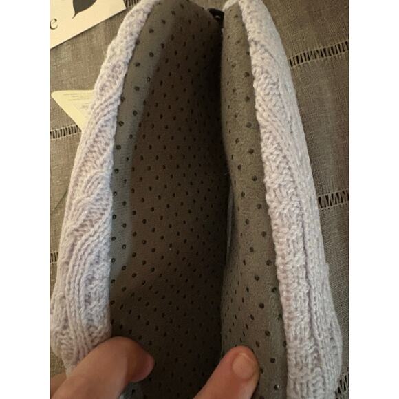 Northeast Outfitters cozy slipper  5-7.5 - Picture 2 of 4